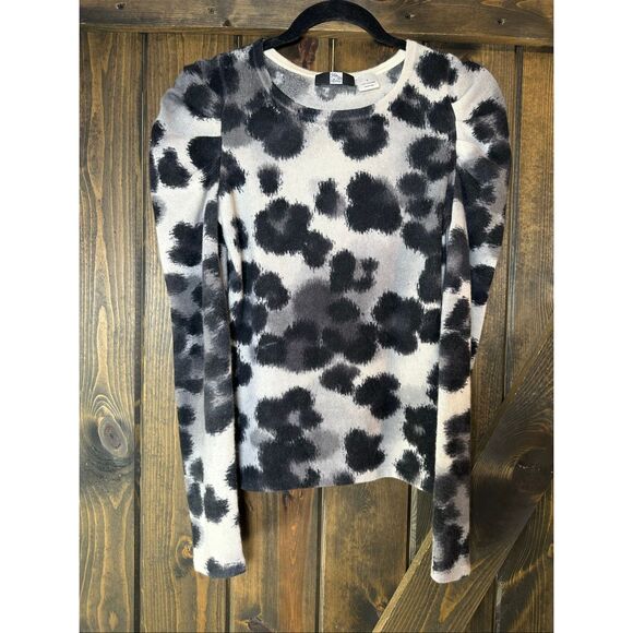 Saks Fifth Avenue 100% Cashmere Leopard Print Puff Sleeve Sweater - Picture 1 of 6